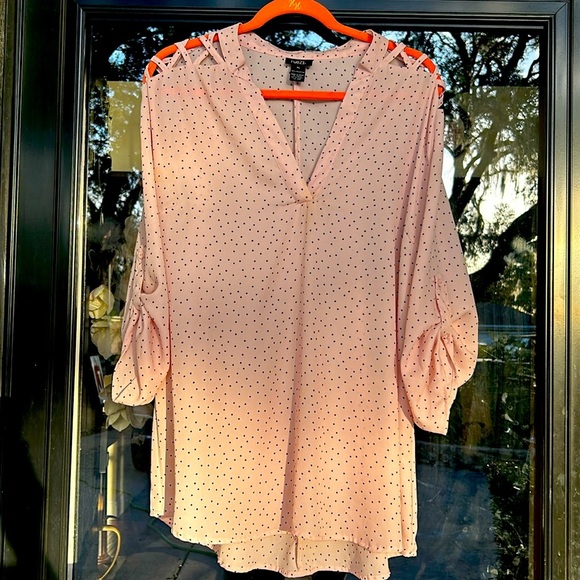 Rue21 women’s pink and black polka dot top - Picture 1 of 6